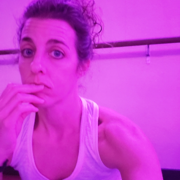 Meet your Posher, Karen - Picture 2 of 3